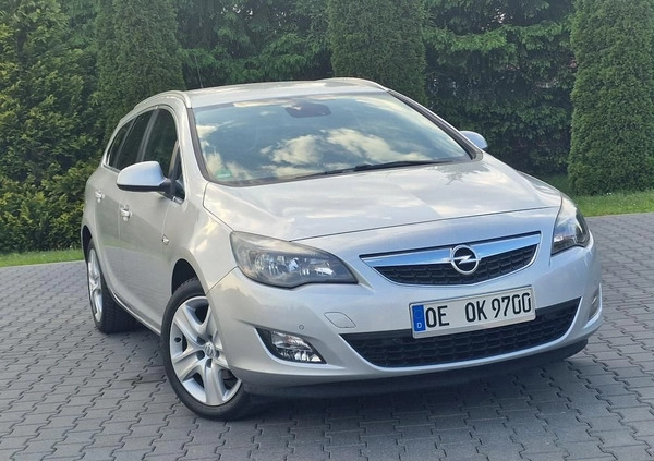 Opel Astra cena 25999 przebieg: 147200, rok produkcji 2011 z Górzno małe 379